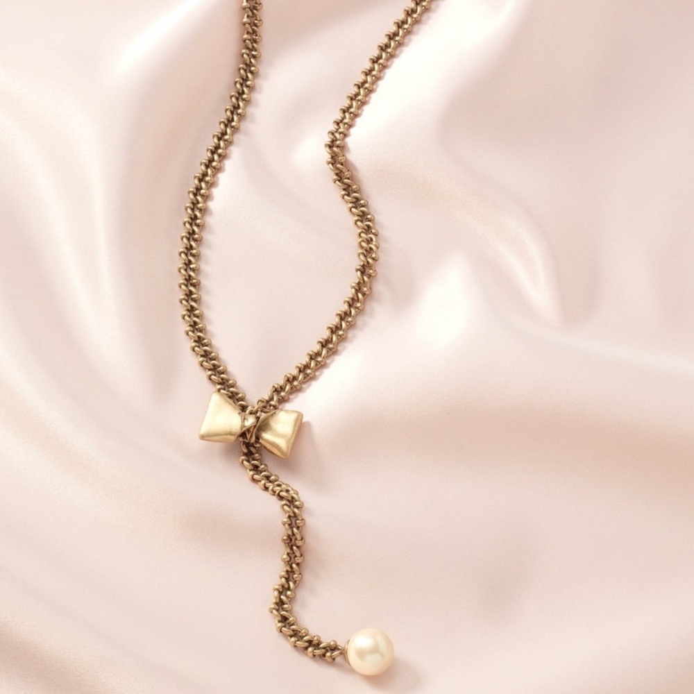Lady Bow necklace Stella & Dot 🎀